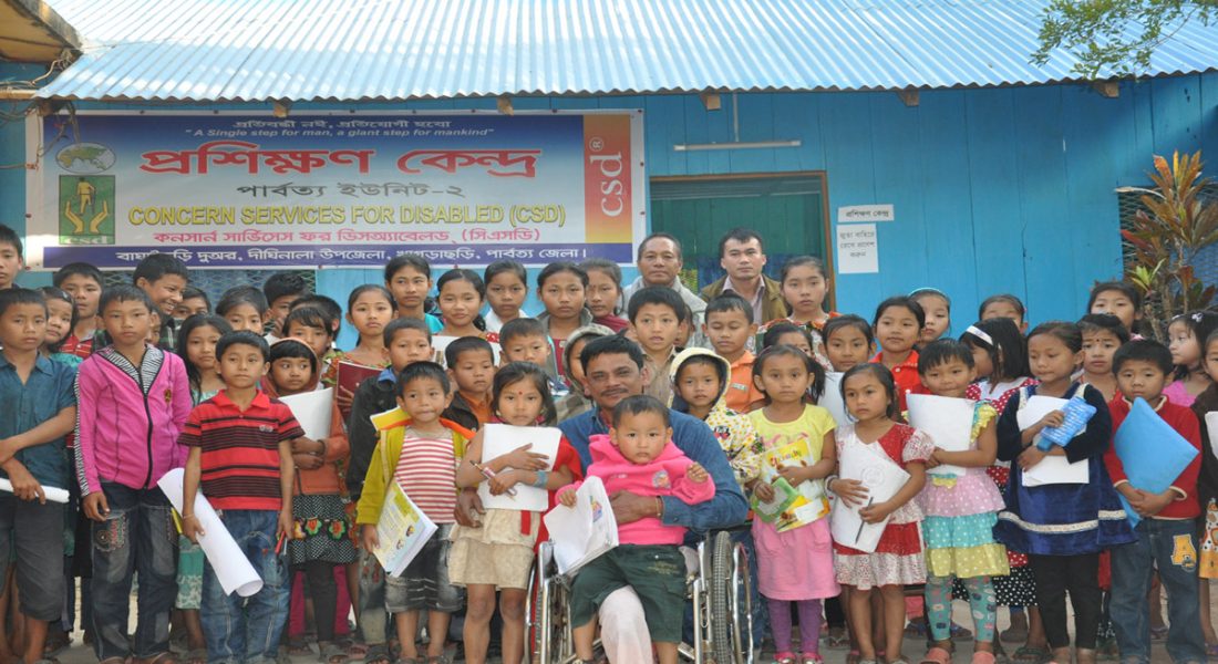 CSD's Founder General Secretary Mr. Biswajit Gupta Bisu with the competitors of Art & Craft Competition 2014 at Unit-2, Dighinala, Khagrachari, CHT_2